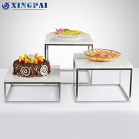 XINGPAI Décorations de restauration Support de buffet Risers d'affichage des aliments en acier inoxydable avec assiettes en céramique