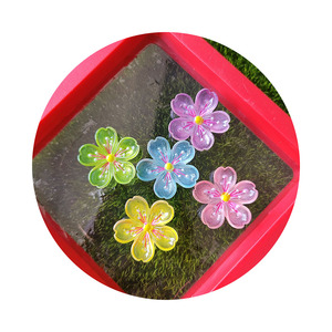 Confezione da 100 Pezzi di Fiori di Sakura Luminosi da 26MM, Cabochon in Resina Piatta, Perline Floreali Kawaii per Slime e Fai-da-Te - Product Image 2