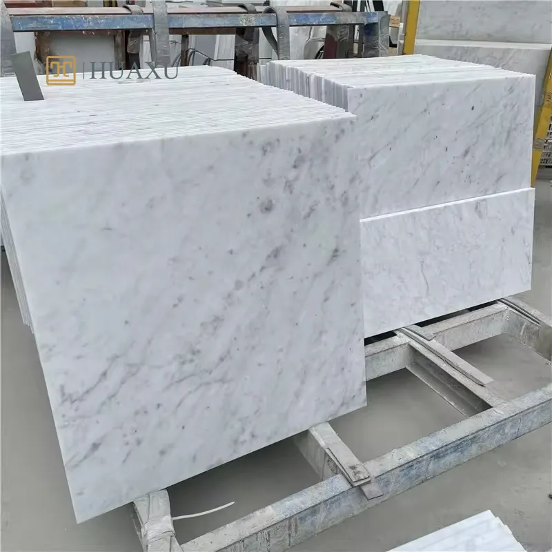 Full Body Natuursteen Italië Bianco Carrara Witte Aangepaste Tegel En Marmeren Plaat Vloerplaat Badkamer Vloertegels Stenen Bekleding