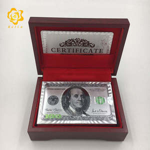 Naipes chapados en plata de Material PET clásico alto <span class=keywords><strong>con</strong></span> diseño de billete de 100 USD <span class=keywords><strong>con</strong></span> caja de madera roja para colección de negocios - Product Image 3