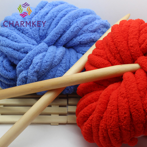 Charmkey 250 그램 슈퍼 소프트 점보 직조 뜨개질 단일 색상 100% 폴리 에스테르 카펫 크로 셰 뜨개질을위한 청키 셔닐 실 대량 원사 - Product Image 4
