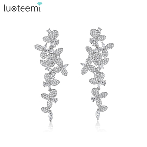 LUOTEEMI fata concorso guadagnando <span class=keywords><strong>gioielli</strong></span> donna unico grande 2026 ciondola cristallo moderno orecchino - Product Image 1