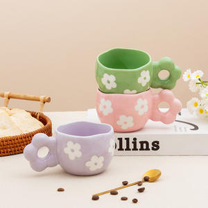 Jolies tasses en céramique avec motif floral rose, vert, violet, faites à la main, pour usage domestique - Product Image 2