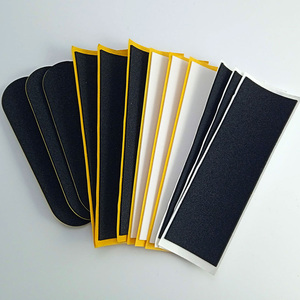 Ruban de patin antidérapant personnalisé de 0.5mm 1mm mini autocollant de bande de poignée en mousse noir étanche pour accessoires de touche - Product Image 1