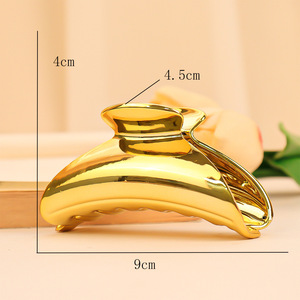 Vente en gros de pinces à cheveux métalliques de 9 cm, couleur métallique, style coréen, grande pince à cheveux en plastique pour un usage quotidien - Product Image 4