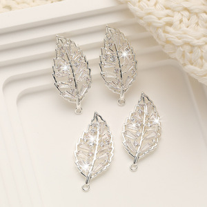 Bolsa de 14K de oro de alto color con incrustaciones de circón colgante de hoja hecho a mano DIY pulsera collar pendientes colgante moda venta directa de fábrica - Product Image 3