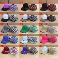 Casquette Trucker Snapback en Mousse Noire et Blanche à Motif Maille Personnalisé Printemps-Été 2026 avec Impression Maille Croisée Noire