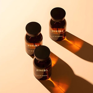 New Arrival 30ml 50ml 100ml giá rẻ chai nước hoa rỗng hổ phách Glass Spray Chai Vòng chai nước hoa với nắp gỗ - Product Image 4