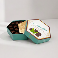 Boîte d'emballage en papier rigide sur mesure en forme d'hexagone pour chocolats et bonbons, avec couvercle et base, et plateau en plastique