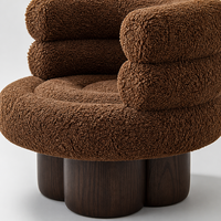 Fauteuil simple moderne Sherpa pour petit appartement, structure en placage de noyer, confortable, en laine, pour salon et mobilier de maison