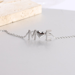 Collar con letras de acero inoxidable, colgante con alfabeto 3D, regalo de uso diario para mujer, joyería de moda - Product Image 2