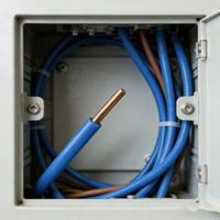 Cable de Cobre Trenzado con Aislamiento de PVC, Revestimiento Rojo/Azul, 6/10 mm², Cable CC H07V-U ZH, Marca 450/750V para Electricidad Doméstica