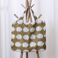 Sac fourre-tout pliable et réutilisable en polyester léger et écologique avec longues poignées, motif fraise