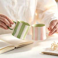 Taza de Café de Cerámica con Logotipo Personalizado, Diseño de Bloques de Color y Rayas, Vajilla OEM para Cafetería, Restaurante y Venta al por Menor