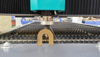 Machine de découpe plasma CNC 1530 durable avec cadre soudé robuste et rail de guidage carré taïwanais pour la découpe industrielle de métaux sur le long terme