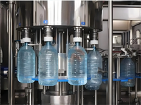Table minérale à bulles de bouteilles en plastique de qualité King Machines de fabrication de remplissage d'eau potable encore pour les idées de petites entreprises