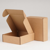 Boîtes d'expédition postales haut de gamme en papier kraft coloré avec logo personnalisé pour chaussettes et vêtements