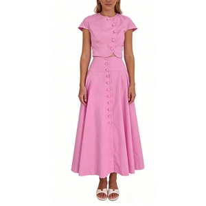 ชุดเซ็ต 2 ชิ้น เสื้อครอปติดกระดุมและกระโปรงแม็กซี่ทรงบานสำหรับผู้หญิง - แฟชั่นลำลองสำหรับฤดูร้อน - Product Image 2