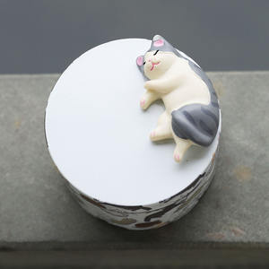 เครื่องบดบุหรี่โลหะสี่ชั้น ทำจากโลหะผสมสังกะสี รูปทรงแมว - Product Image 1