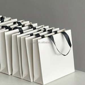 Sac en papier de luxe écologique et biodégradable avec poignée, impression offset personnalisée, réutilisable - Product Image 2