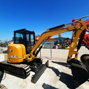 Mini-excavatrice CAT 303.5E d'occasion, 3,5 tonnes, petite pelle hydraulique sur chenilles d'origine japonaise pour la construction - Product Image 1