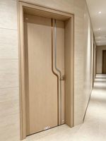 Portes intérieures modernes personnalisables en bois massif, étanches et insonorisées pour salle de bain et chambre à coucher