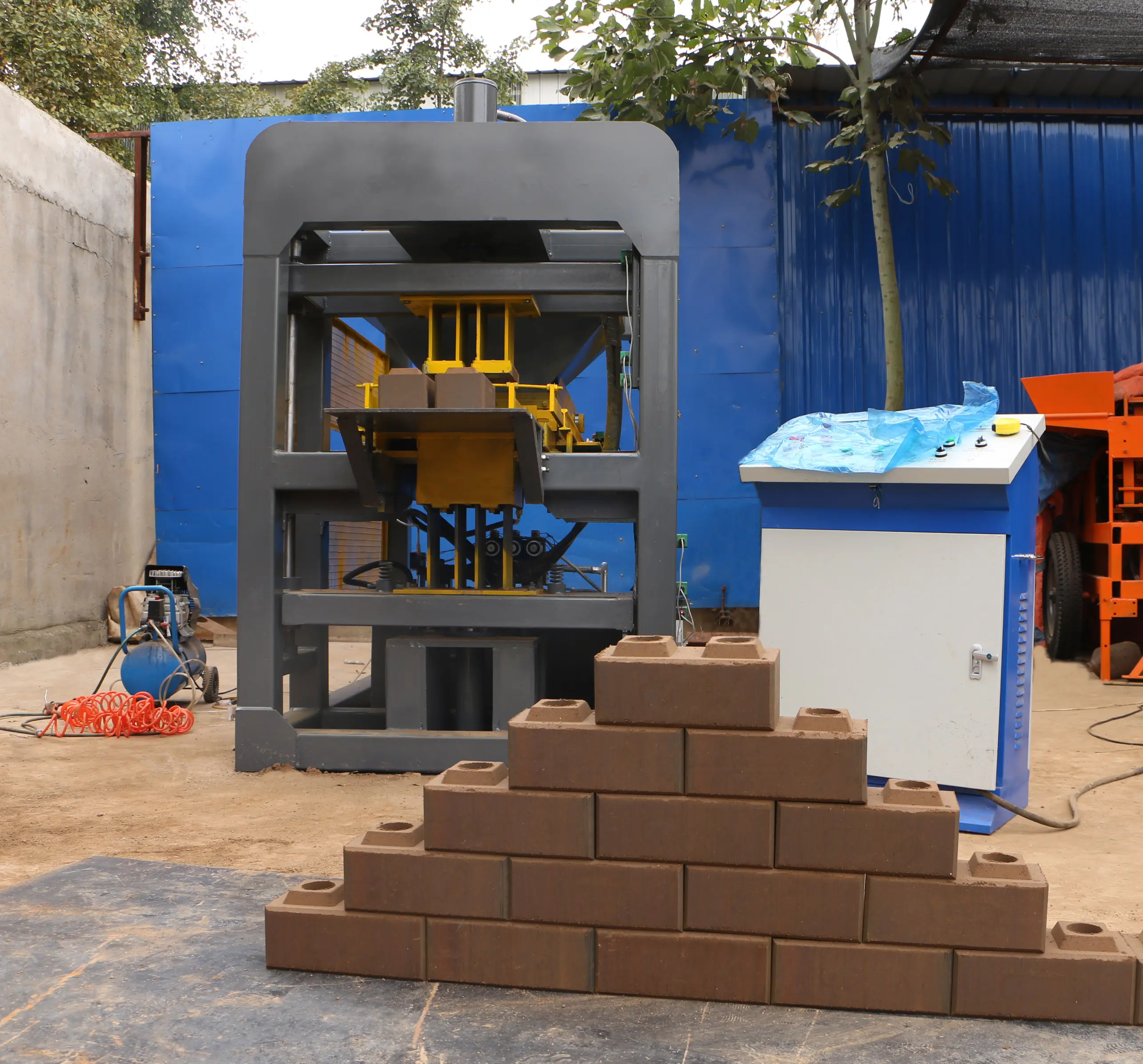 Red soil clay interlocking brick making machinery sale in Senegal