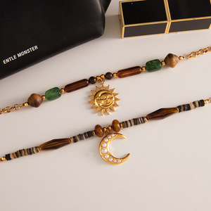 Collier pendentif sur le thème du soleil et de la lune, avec perles en résine, chaîne en or, bijoux de clavicule pour femmes, accessoire de mode - Product Image 4