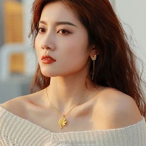 금도금 <span class=keywords><strong>2022</strong></span> 신상 3D 하드 골드 심플 단풍잎 펜던트 모래 금 오픈 브랜치 산란잎 펜던트 DIY 목걸이 - Product Image 6