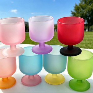 Copa de cóctel de vino tinto estilo francés; Vidrio rosa esmerilado; Vidrio de sodacal moderno y minimalista de alta gama - Product Image 1