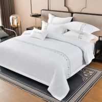 Ensemble de literie en coton satiné de qualité hôtelière, blanc avec broderie florale, housse de couette et taies d'oreiller douces et durables