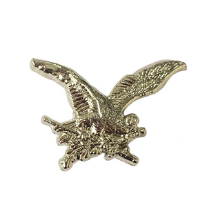 Insignias de Anime de águila de dibujos animados suave para Pin de solapa y Pin de esmalte duro insignia de botón de estaño de Metal para regalos artesanías de Metal - Product Image 1