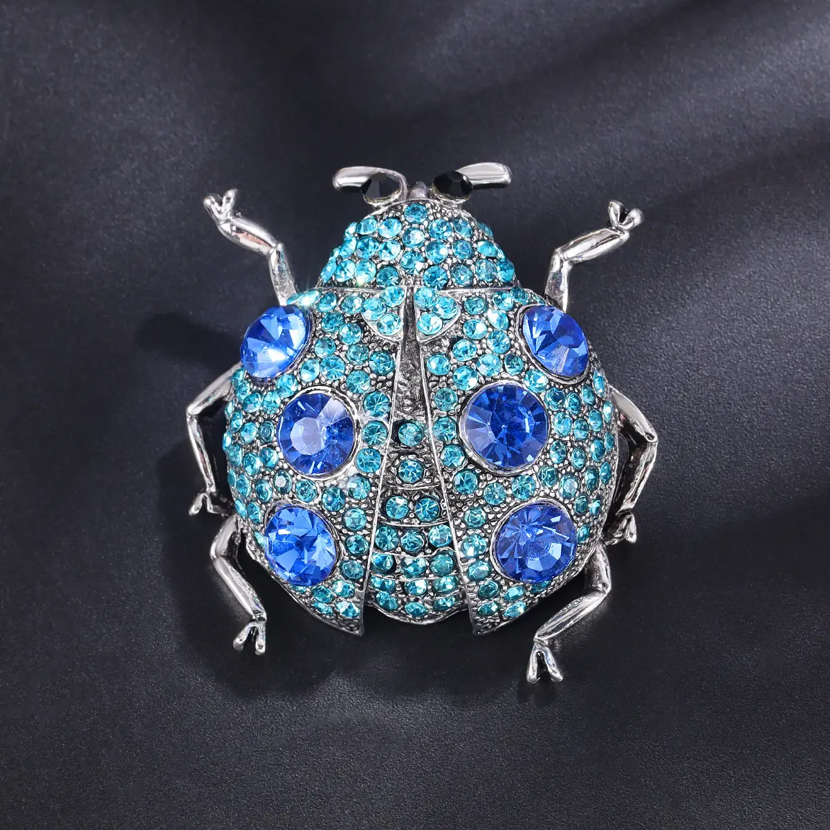 Broche insecte en alliage de diamant personnalisé en gros pour femmes accessoires de scarabée d'été épingles en métal anti-marche