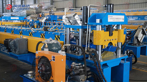 Machines durables de fabrication de tuiles Ridge Cap | Sortie personnalisable pour moteur et pompe à carreaux en acier coloré 380V - Product Image 5