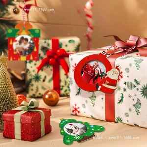 Marco de Fotos Circular de Madera para Árbol de Navidad, Adorno Personalizado para Regalo Navideño - Product Image 1