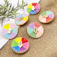 Badges en émail dur à rotation coulissante en gros Épinglette en émail dur doux à motif personnalisé