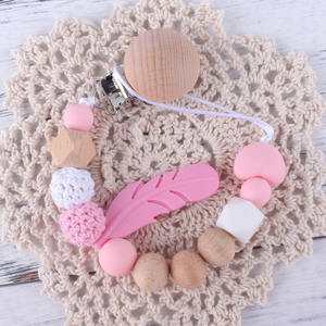 Nueva Cadena de dentición de alimentación de bebé personalizada, mordedor de pluma de haya, cadena de chupete de bebé, soporte infantil masticable de ganchillo, Clip de madera - Product Image 4