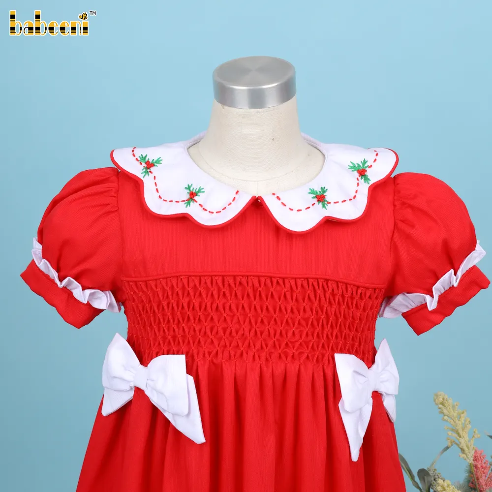 Gaun smock sarang lebah bordir tangan merah pohon Natal untuk anak perempuan OEM ODM pakaian anak-anak grosir gaun bayi berpenutup DR3730