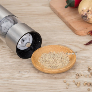 Moulin électrique en acier inoxydable avec noyau en céramique pour épices et assaisonnements - Product Image 3