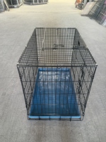 Kangdarpet exporte des cages pour chiens, cages pour oiseaux, cages pour chats de différentes tailles, à double ou simple porte, spéciales pour les animaleries.