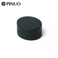 Boîte à bijoux ronde de luxe PINUO en cuir PU vert foncé avec doublure en microfibre rose pour bagues, idéale pour mariage, fiançailles, anniversaire