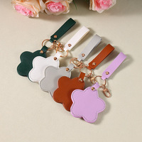 Miroir de maquillage pivotant en cuir PU, miroir portable créatif en forme d'étoile, miroir compact tendance style Instagram avec porte-clés