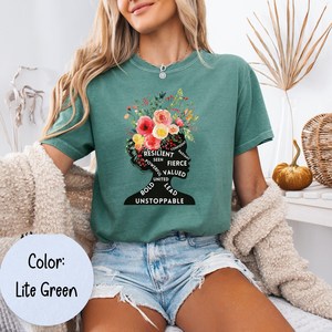 T-Shirt da Donna Unstoppable con Stampa Floreale, Girocollo, 100% Cotone, Vestibilità Regolare, Casual, Primavera-Estate, Design Empowering - Product Image 3