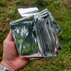 LFEDC selimut ukuran besar, 210*160CM luar ruangan mendaki berkemah darurat penggunaan termal <span class=keywords><strong>Foil</strong></span> SOS emas Silverty penyelamatan ukuran dewasa - Product Image 5