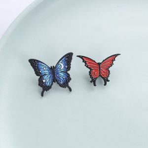 Broches <span class=keywords><strong>de</strong></span> Mariposa Metálicos al por Mayor, Creativos, Únicos y Lindos, Broches <span class=keywords><strong>de</strong></span> Mariposa Azules y Rojos, Broches con Impresión UV, Insectos <span class=keywords><strong>de</strong></span> Dibujos Animados - Product Image 2