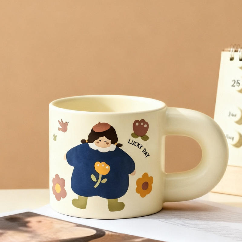 Fille en bleu, coupe potelée