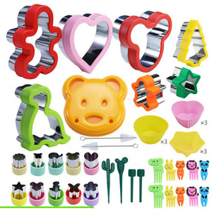 Lot de 11 <span class=keywords><strong>emporte</strong></span>-pièces et moules à sandwichs à motifs de dessins animés pour la maison, outils de pâtisserie pour l'impression de légumes et l'embossage de fruits, emballage en boîte colorée - Product Image 1