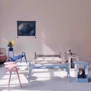 Elegante Set di Mobili <span class=keywords><strong>da</strong></span> Esterno Coreani in Crema, Resistenti alle Intemperie e Sostenibili - <span class=keywords><strong>Panca</strong></span> e Tavolo Lungo per Patio, Terrazza e <span class=keywords><strong>Giardino</strong></span> - Product Image 1