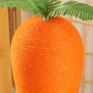 Joli griffoir pour chat en forme de carotte pour chats d'intérieur - Arbre à griffer en sisal naturel avec base en herbe - Product Image 6