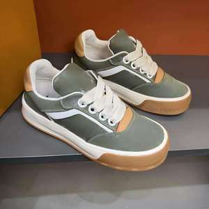 Chaussures de course basses en cuir personnalisables avec logo pour hommes, style basketball, noires, légères, pour la marche quotidienne - Product Image 3